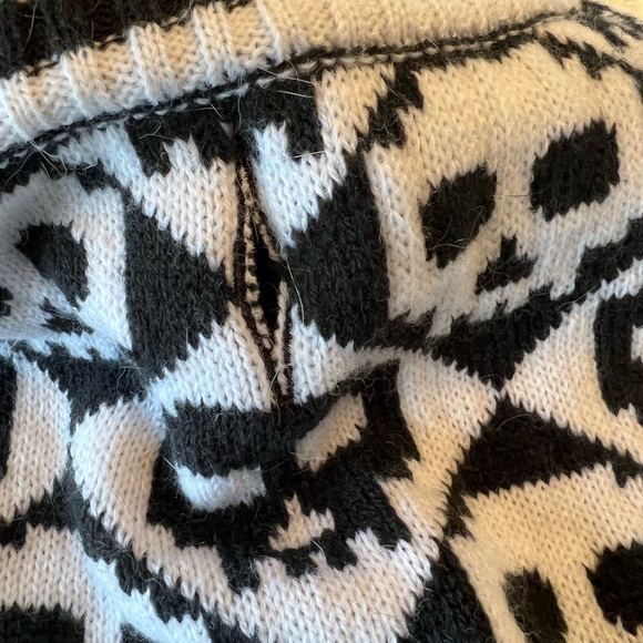 Halloween Dog Sweater Skulls XL - Picture 3 of 6